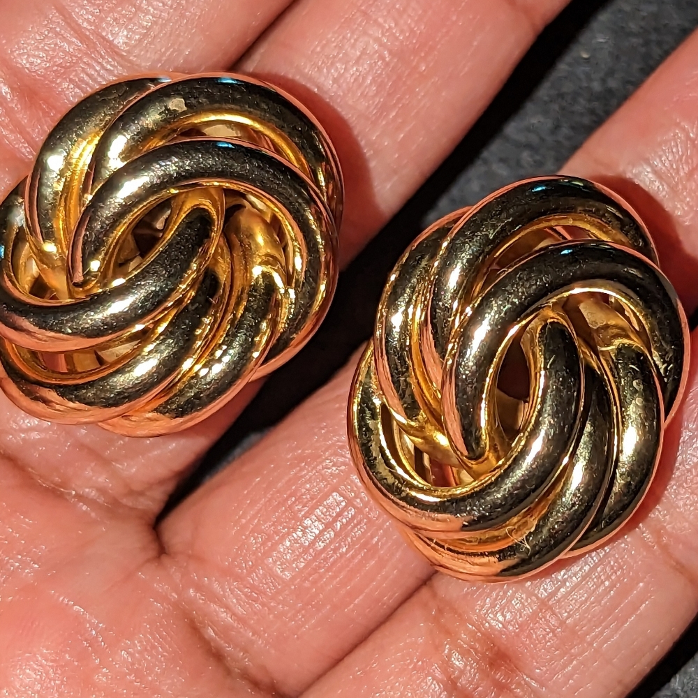 Vintage/80s Pierced Earrings (Knots)